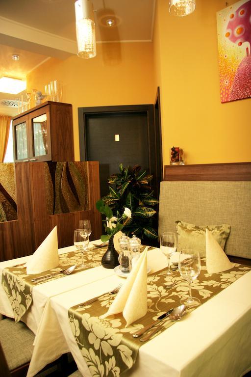 Fine Restaurant & Apartments Малацки Екстериор снимка